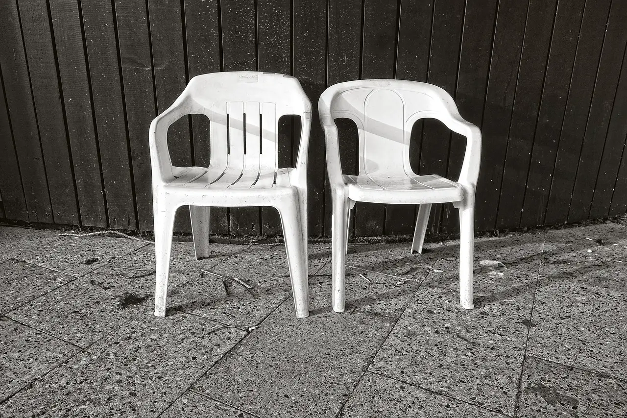 Quelle peinture choisir pour peindre des chaises en plastique